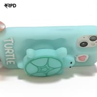 iPhone 16 - Niedliche 3D Schildkröten-Hülle mit Glow-Effekt & Standfunktion – Bild 3