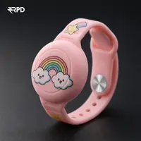 AirTag Armband - RPD Silikon-Armband, geschwungenes Design (Regenbogen), Pink – Bild 3