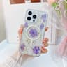 iPhone 16 Pro Max - MagSafe Hülle mit echten Blumen und goldenen Akzenten, violett