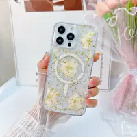 iPhone 13 / iPhone 14 - Étui MagSafe avec de vraies fleurs et des accents dorés, blanc – Bild 1