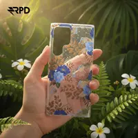 S24 Ultra - Blumenhülle mit goldenen Details und blauen Blumen. – Bild 2